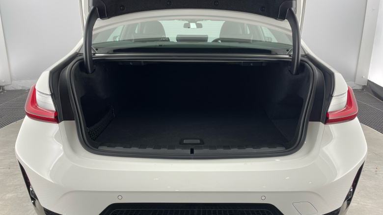 BMW 3 Series 330e M Sport 4dr Step Auto [Pro Pack] Saloon